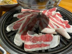 精品牛五花-唯成•韩国炭火烤肉 유성고기