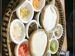 -包整·丝娃娃(一览甲秀楼风景店)