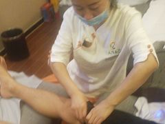 -鸿泰龙·天下易行·足道·SPA(来福士店)