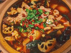 肥肠砂锅（牛蛙需另加）-马头巷·隐庐居·红油大虾(园区店)