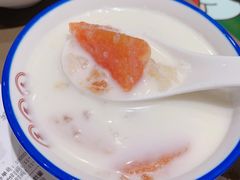 木瓜椰汁炖桃胶-五条人糖水铺(武林总店)