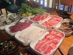 -天成·潮州牛肉脆肉鱼生蚝自助火锅