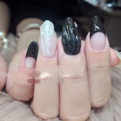 -睫乐园•睫公馆•美睫美甲沙龙