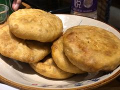 葱肉饼-头上红煨盐鸡·非遗院子餐厅