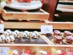 -雍容荟帝王蟹活龙虾展台自助(IFS黑金店)