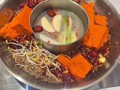 -小天鹅火锅·一线江景洪鼎旗舰店(洪崖洞店)