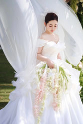 -台湾蔡美月婚纱租赁