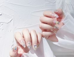 -悦指间美甲美睫