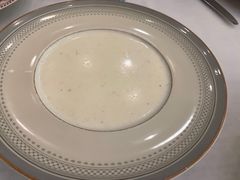 奶油松茸蘑菇汤-莫斯科餐厅