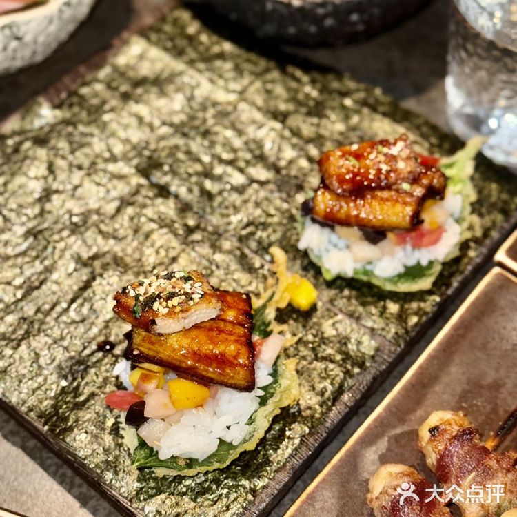 不用去深圳,在上海也吃到鳗鱼鹅肝脆!😋