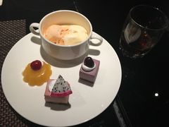 -唐拉雅秀酒店-西锦汇空中BBQ·思创餐厅