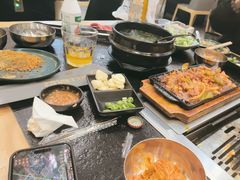 -臻牛烤肉