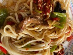 -歹歹的加个面过油肉拌面