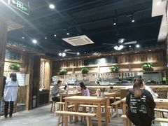 大堂-弄堂咪道-饭香·面香·馄饨香(兴梅店)