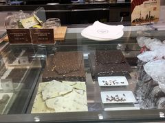 -VENCHI 闻绮(上海佛罗伦萨小镇店)
