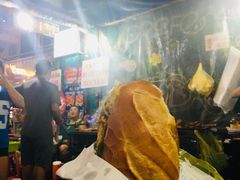 -Bánh Mì Huynh Hoa