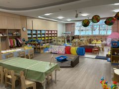 -上海青草地幼儿园