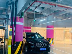 -白玉兰广场停车场