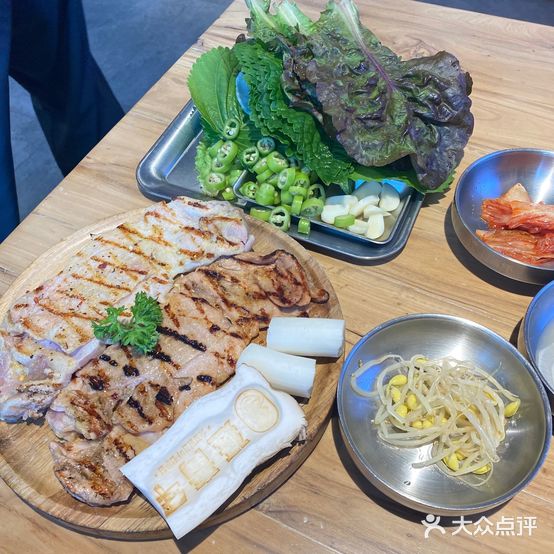 延青年炭烤鸡肉专门店(珲春店)