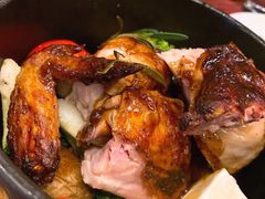 秘制烤春鸡配西兰花和迷迭香-WOLFGANG PUCK KITCHEN & BAR(迪士尼小镇店)