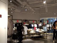 -URBAN REVIVO(北京斯普瑞斯奥特莱斯店)