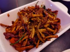 茶树菇炒牛肉-胡桃里音乐酒馆(白云五号T5 MALL店)