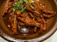 酱烧鸡爪王-阿瓦山寨·湘菜现炒·剁椒鱼头王(咸阳总店)