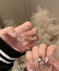 -悦指间美甲美睫