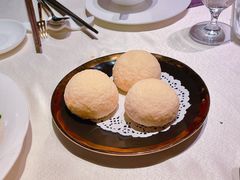 脆皮流沙包-皇朝会.经典传统粤菜(外滩店)