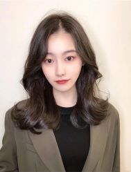 -BULB STUDIO 巴柏明星发型工作室