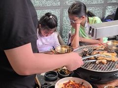-草家酱蟹炭火烤肉店(珲春南路二店)