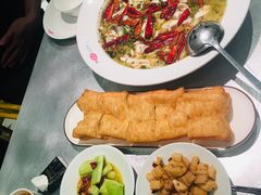 -姚姚酸菜鱼·金戈戈香港豉油鸡(喜荟城联名店)