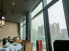 靠窗位-遇见湘·地道湖南菜(云门店)