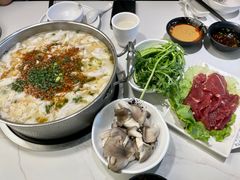 -德林酸菜鱼火锅(南丹店)