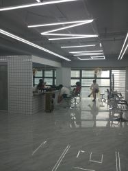 -宫铭烫发染发接发店