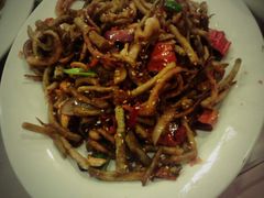 干煸茶树菇-添福来墨鱼饺子 · 海鲜东北菜(大连星海·黄浦路店)