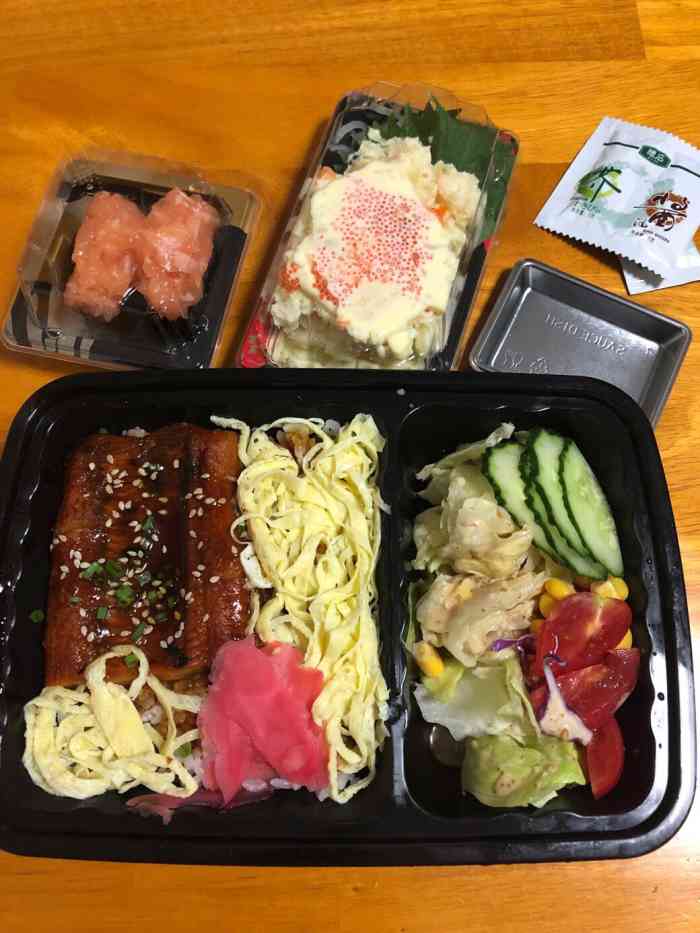 喵屋寿司日式便当(湖滨银泰店)-"7414中午点了外卖!