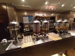 -上海西藏大厦万怡自助餐厅(徐汇店)