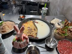 -鹿鸣山草本茶香火锅(园西路店)