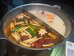 -湊湊火锅·茶憩(新中关购物中心店)