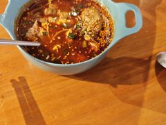 -爆炸头阿姨小四川正宗川味小吃(无任何分店)