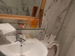 -布丁严选酒店(杭州武林西湖文化广场地铁站店)