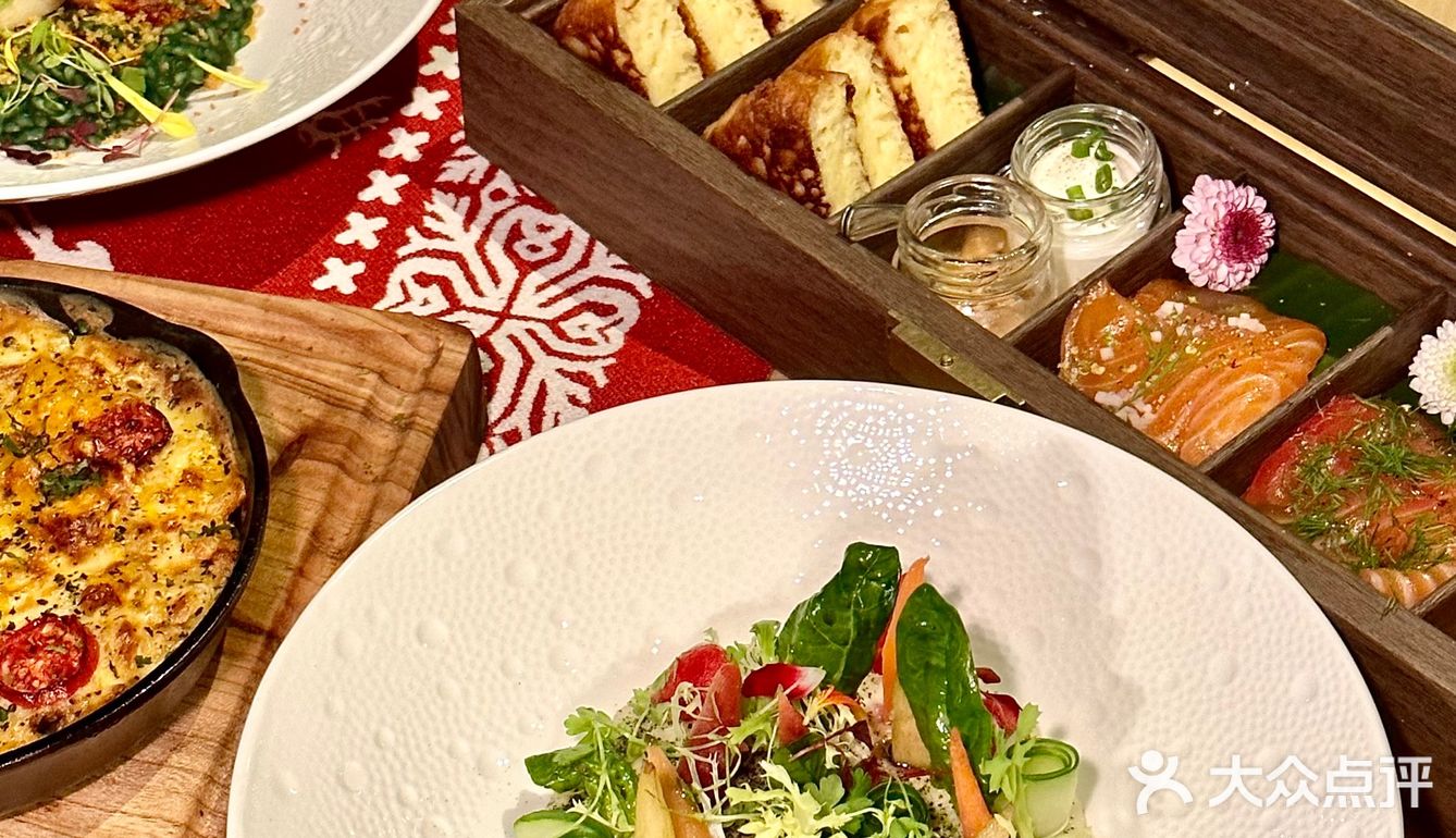 西湖边!室内圣诞树森林🌲好拍还不冷!!