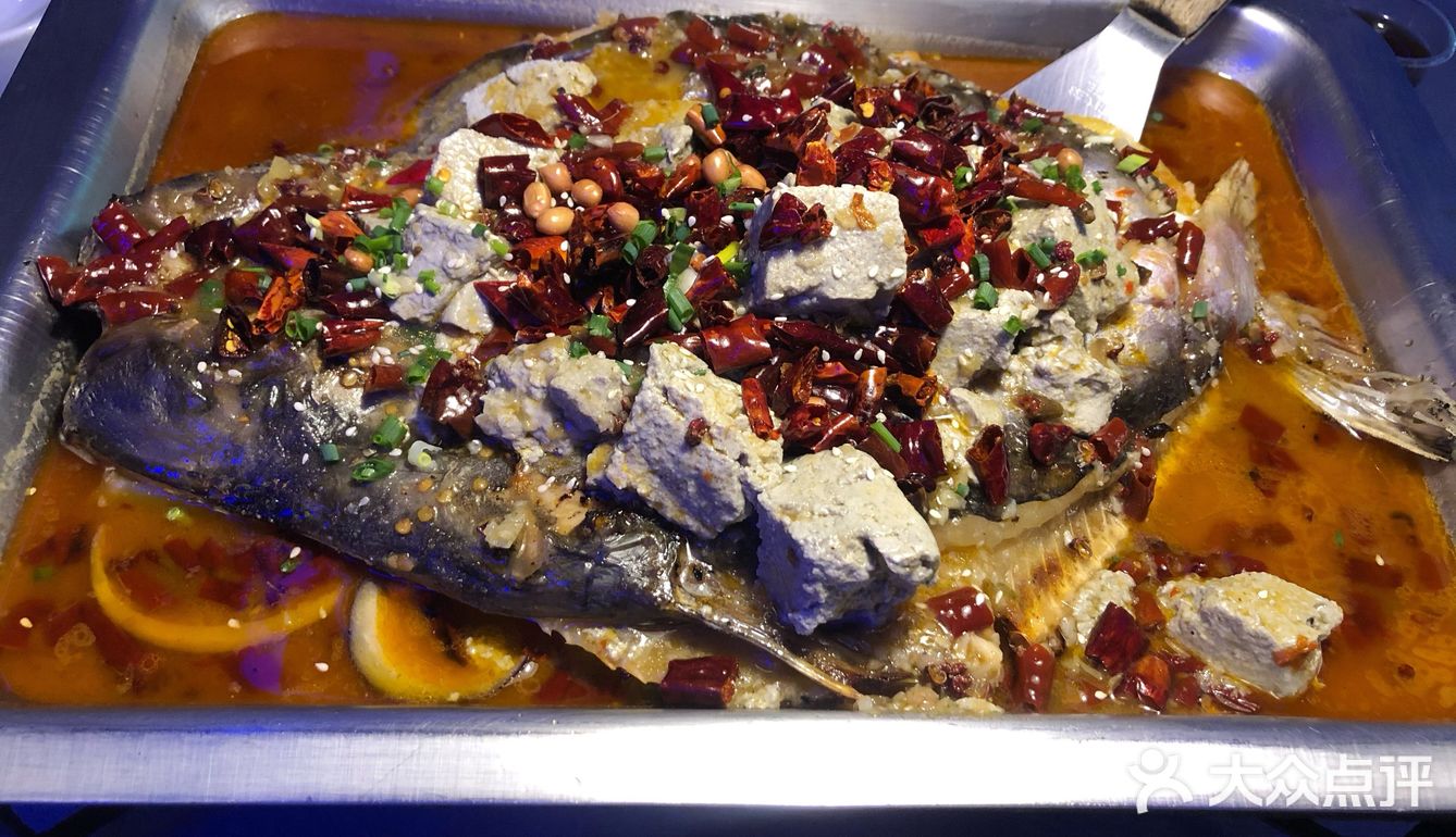 贵阳吃喝玩乐一条街 鸿通城快来逛一逛