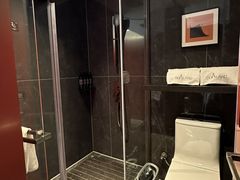 -朵兰达V酒店(成都春熙路太古里国金中心店)