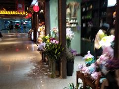 -时尚MEGO商业广场(华新地铁店)