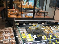 面包甜点陈列柜-皇冠幸福里动物奶油生日蛋糕(马祖路店)