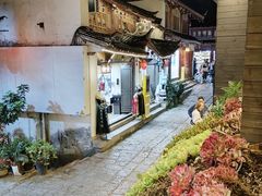 -桥边小楼·手工云南菜·古城观景小楼