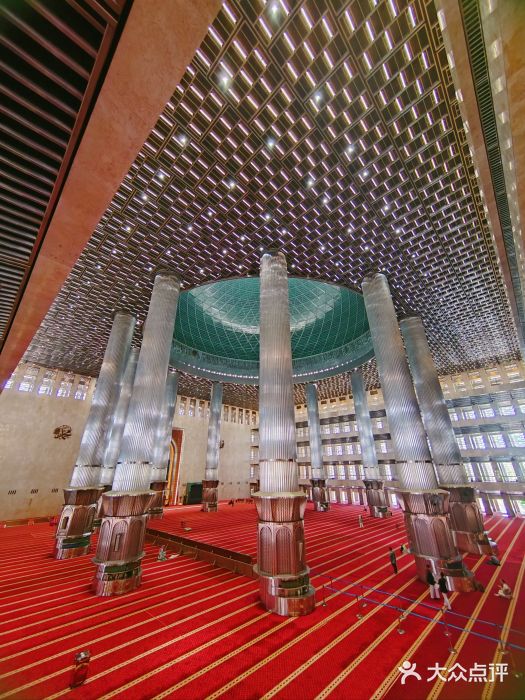 伊斯蒂克拉尔清真寺图片