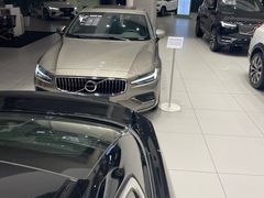 -杭州中沃沃尔沃4S店(滨江区店)